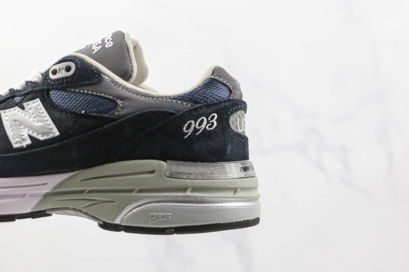 New Balance 993 'Navy White' MR993NV - Classic Style & Supreme Comfort New Balance 993 'Navy White' MR993NV - Classic Style & Supreme Comfort