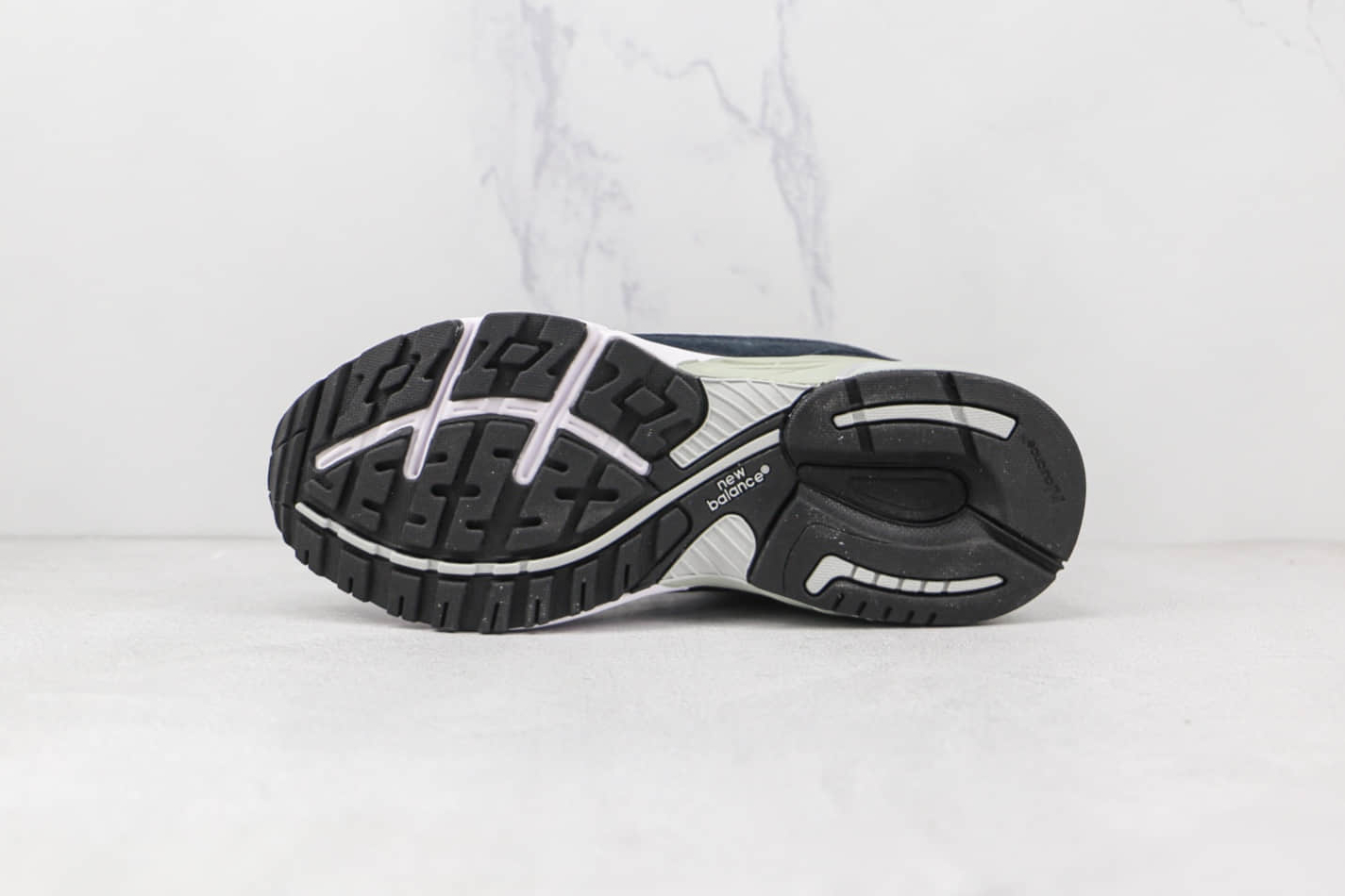 New Balance 993 'Navy White' MR993NV - Classic Style & Supreme Comfort New Balance 993 'Navy White' MR993NV - Classic Style & Supreme Comfort