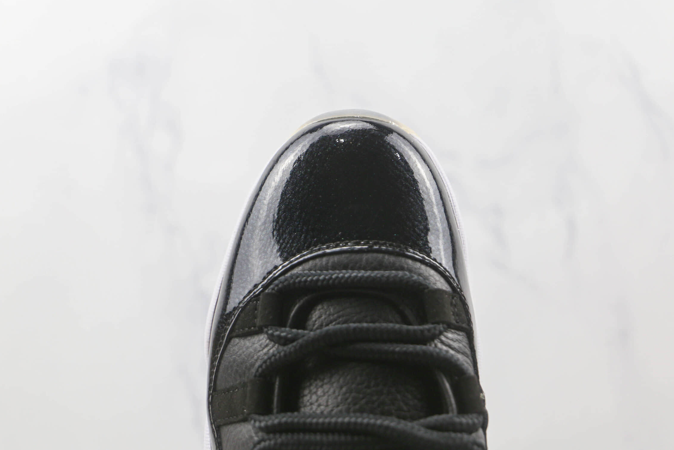 Air Jordan 11 Retro Low '72-10' AV2187-001 - Authentic Sneaker with Iconic Style Air Jordan 11 Retro Low '72-10' AV2187-001 - Authentic Sneaker with Iconic Style