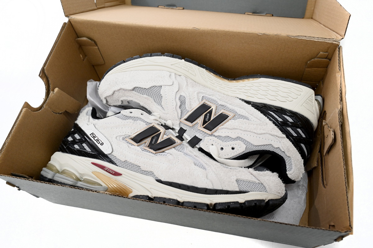 New Balance 1906D 'Protection Pack - Reflection' M1906DC: Innovative Style with Exceptional Protection New Balance 1906D 'Protection Pack - Reflection' M1906DC: Innovative Style with Exceptional Protection