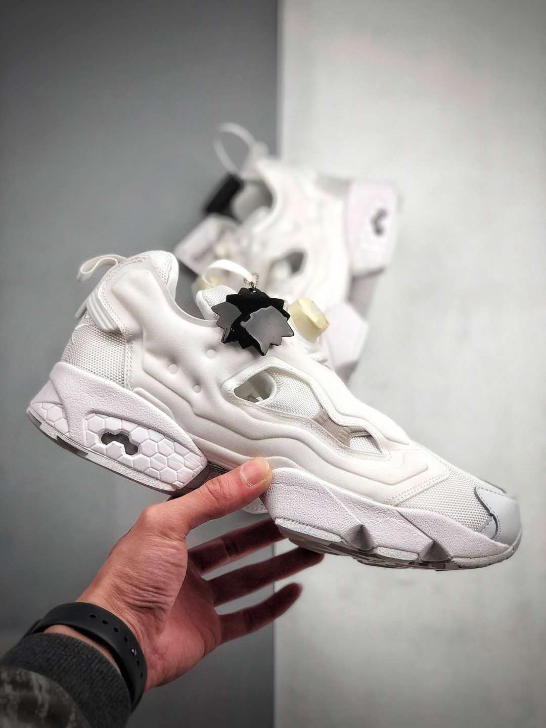 Reebok InstaPump Fury OG 'White' AR2199 - Classic Sneaker for Style and Comfort!