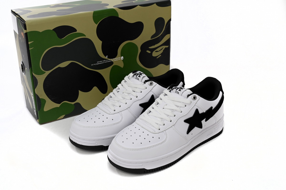 A Bathing Ape Bape Sta Low White And Black 1173-191-912 - Classic Style and Monochrome Chic | Limited Stock!