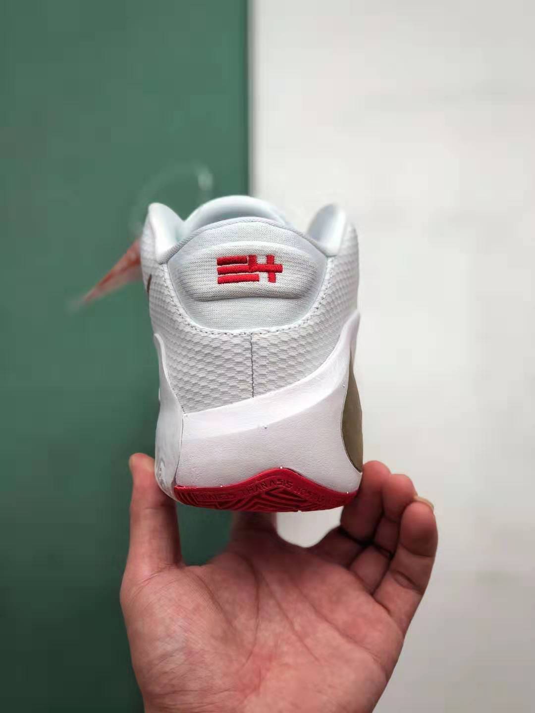 Nike Zoom Freak 1 'Roses' BQ5422-100 - Stylish and Comfortable Basketball Shoes Nike Zoom Freak 1 'Roses' BQ5422-100 - Stylish and Comfortable Basketball Shoes